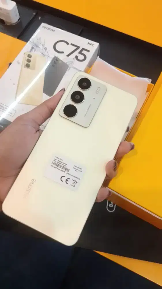Realme C75 tahan air tanan banting