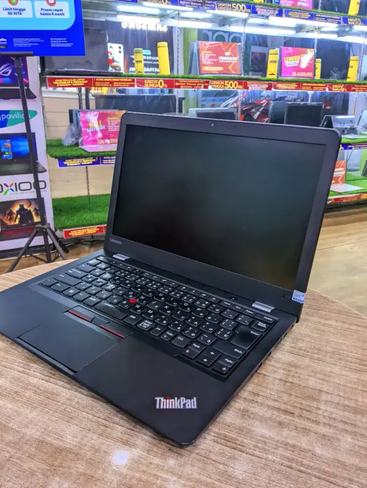 LAPTOP LENOVO 13 SIAP PAKAI | CELERON | RAM 8GB | SSD 128GB