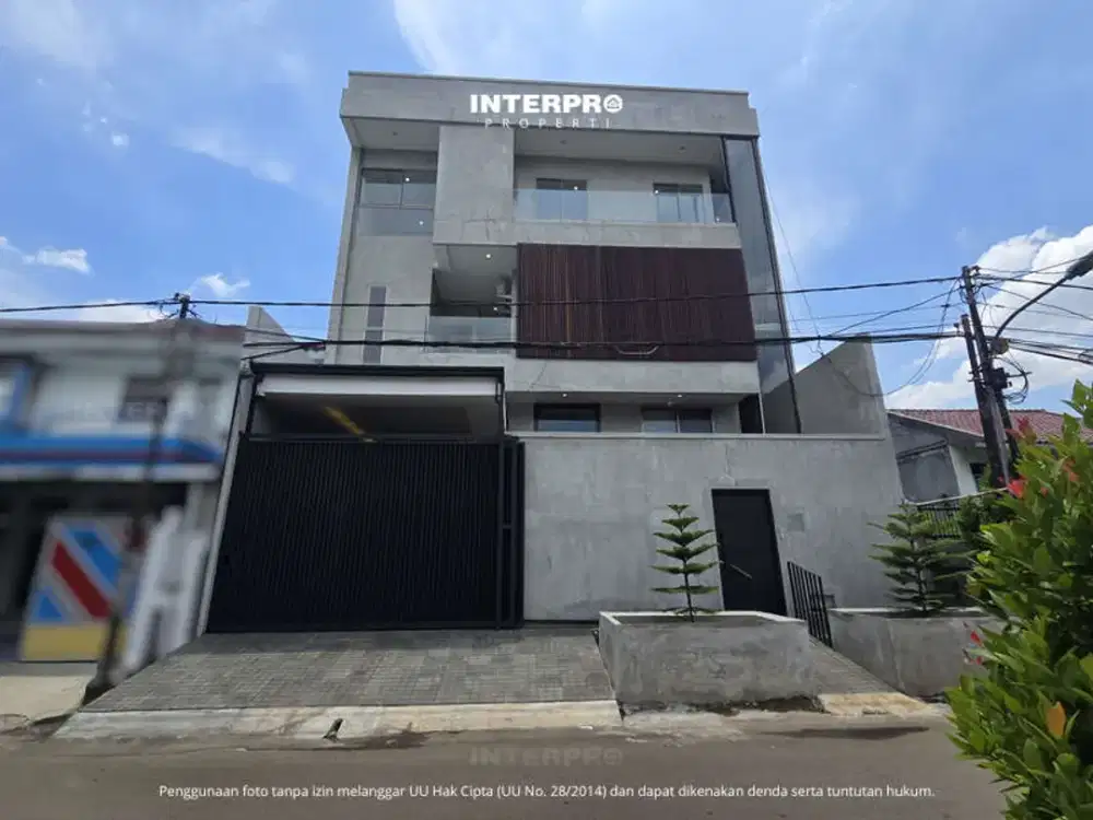 Rumah Brand New 3,5 Lantai Sunrise Garden Ada Kolam Renang Furnished - LT 192m2