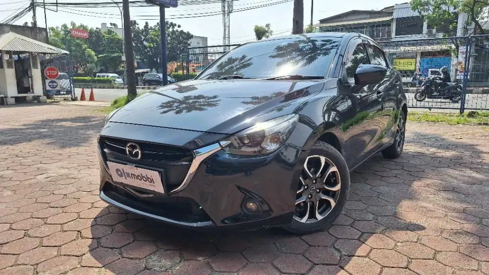 DP Rendah  7JT - Mazda 2 1.5 Bensin-AT 2016 Hitam