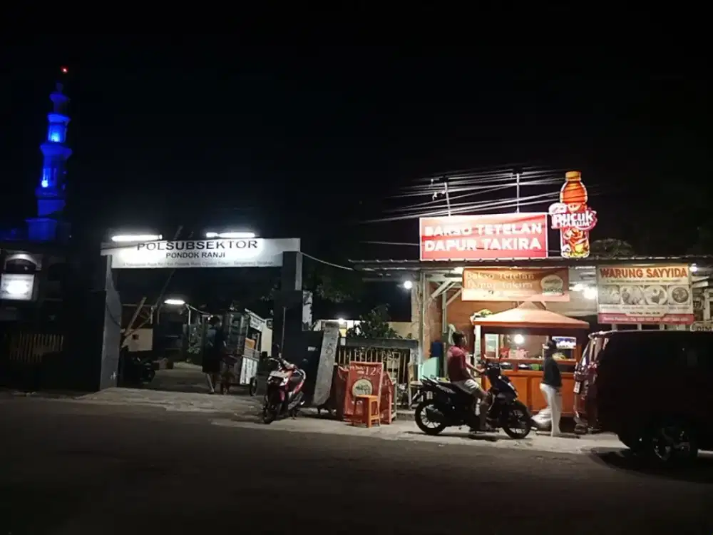 Karyawan/wati warung bakso