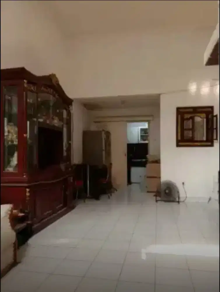 Rumah Tingkat Cluster unik  di kota wisata