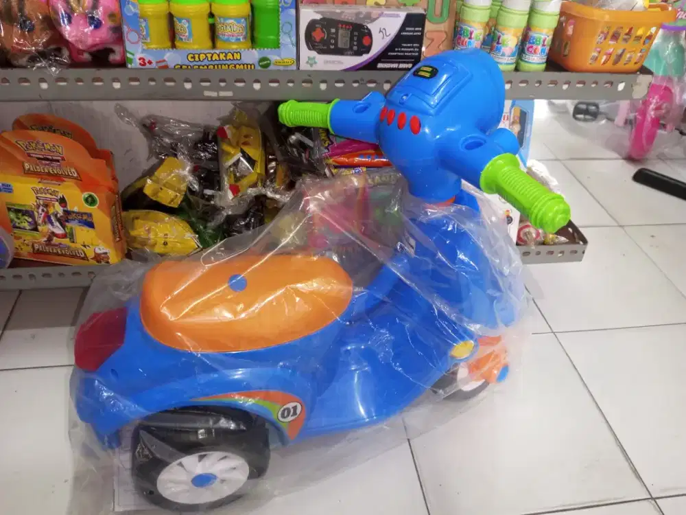 Mainan Anak Vespa Naik Musik