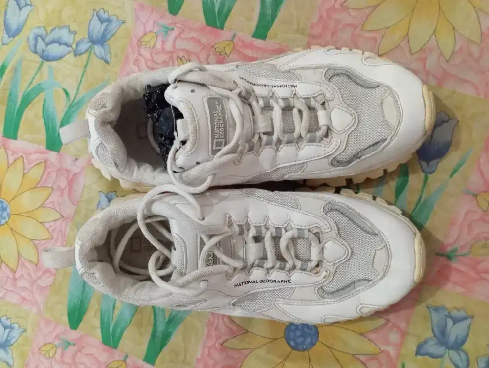 Sepatu outdoor NatGeo