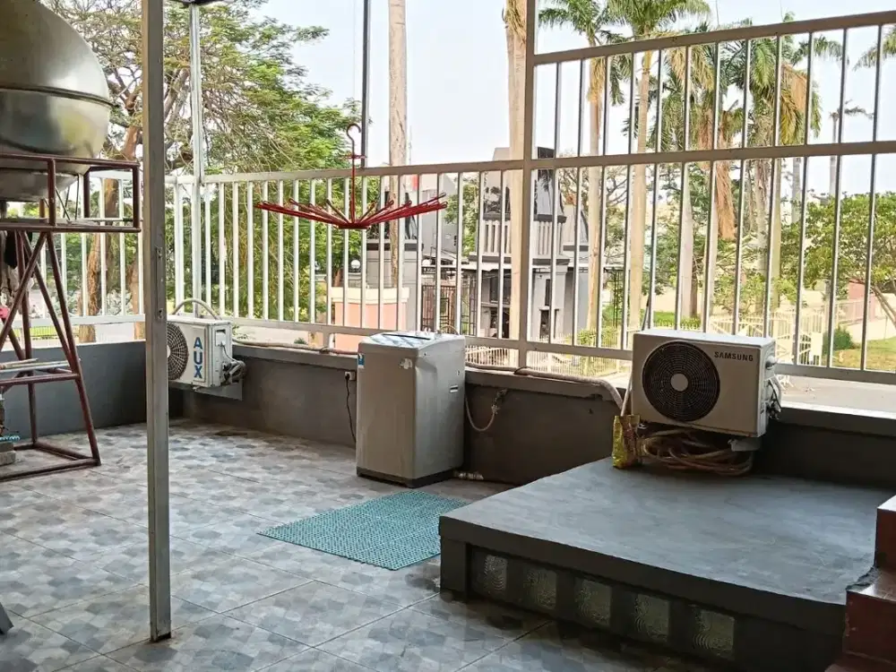 Rumah Duta Garden Blok A luas tanah 178m ada tanah lebih