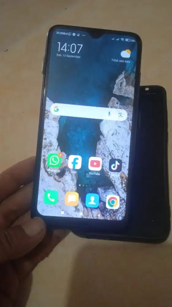 Redmi 8A Pro 2/32 ringgal pake aja batre awet,mines TC retak alus