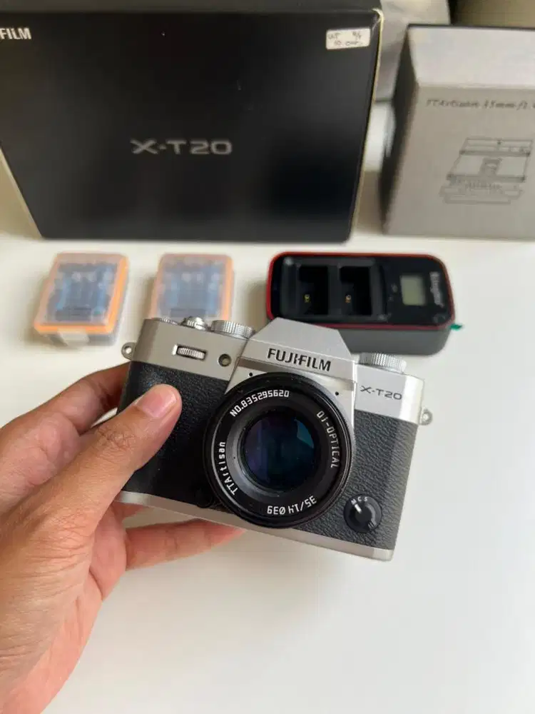 Fujifilm XT 20 + Lensa TT Artisan 35mm F1.4 - Mirrorless - XT-20
