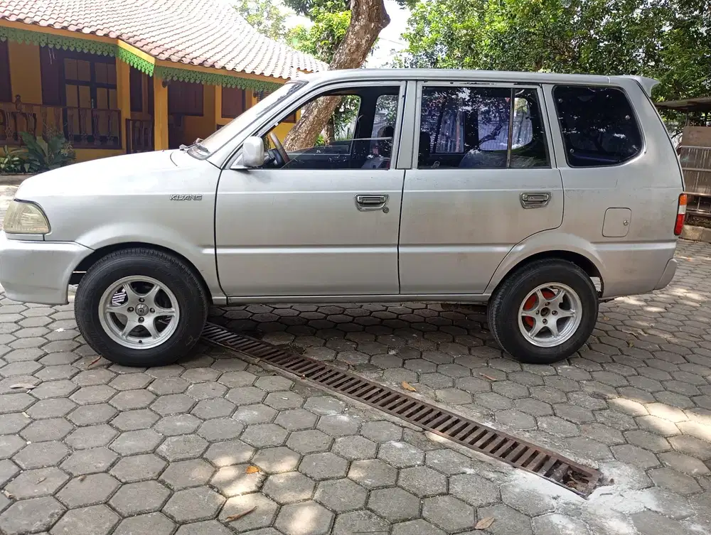 Toyota Kijang 2001 Bensin