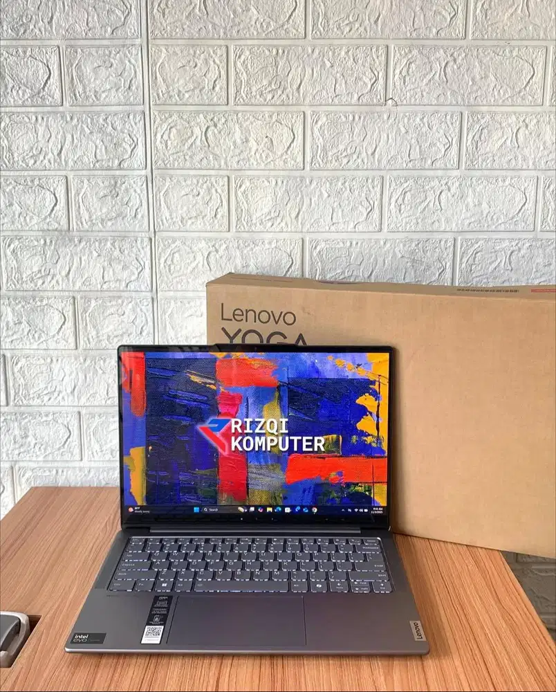 Lenovo Yoga Slim 7 14IMH9 OLED Processor Intel Core Ultra 7 155H