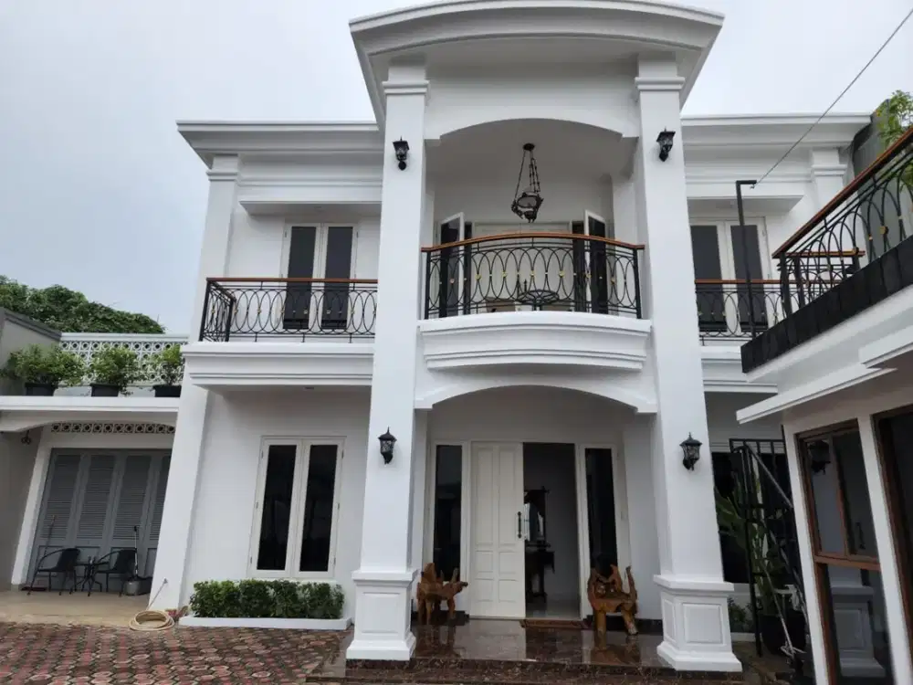Rumah Mewah Luas 400 m² di Cipayung, Jakarta Timur- Dekat TMII & Akses Tol Jagorawi