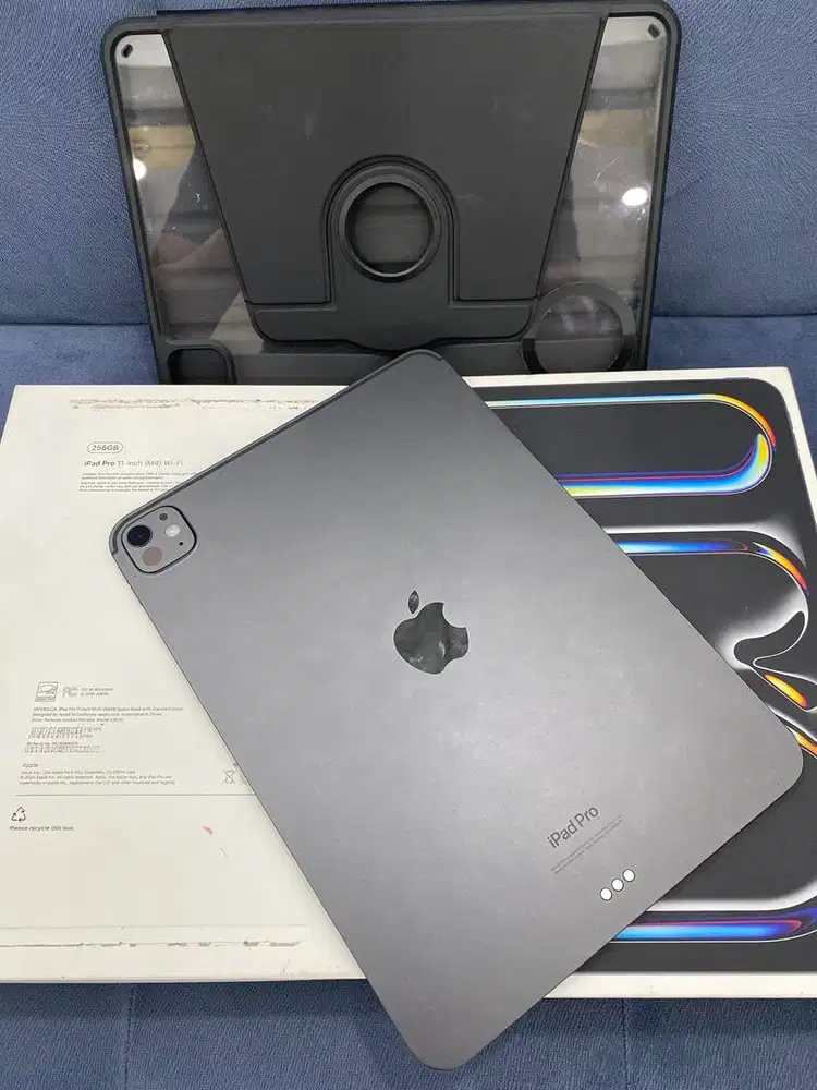 IPAD Pro M4 11-inch , Space Black , 256 LL/A WiFi Only
