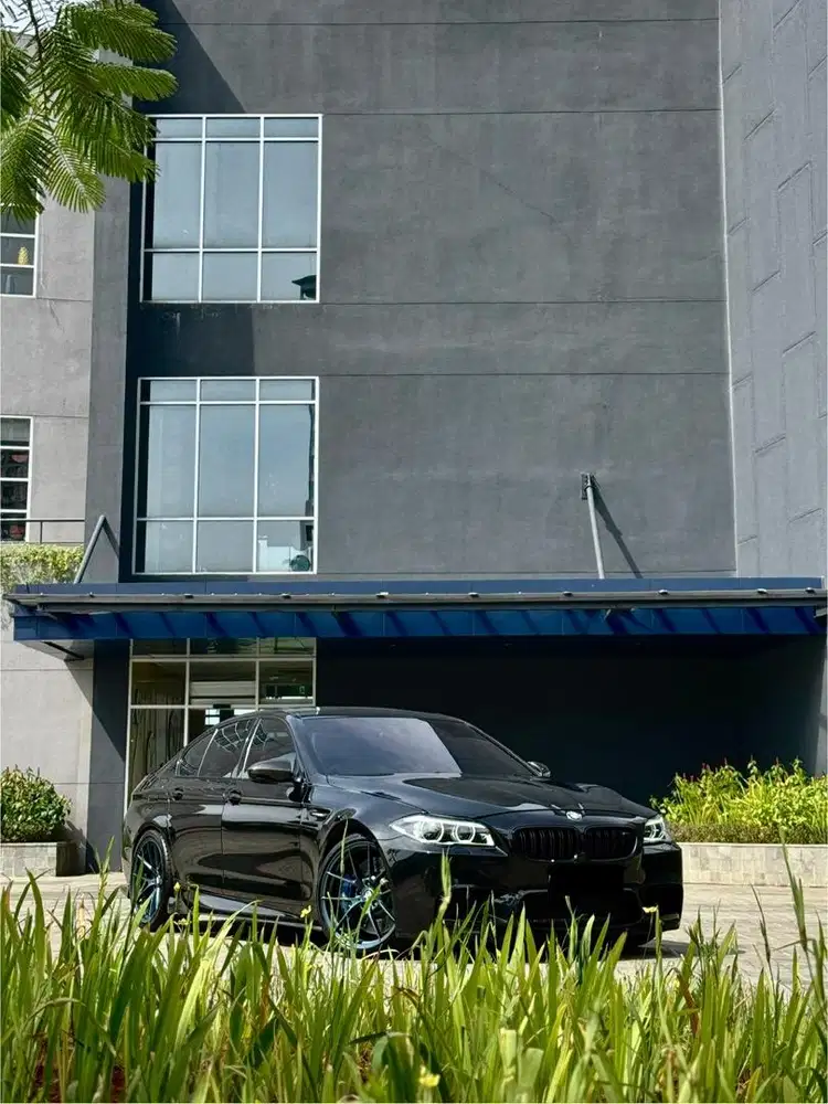 CASH Bmw M5 4.4 V8 2012 Low KM