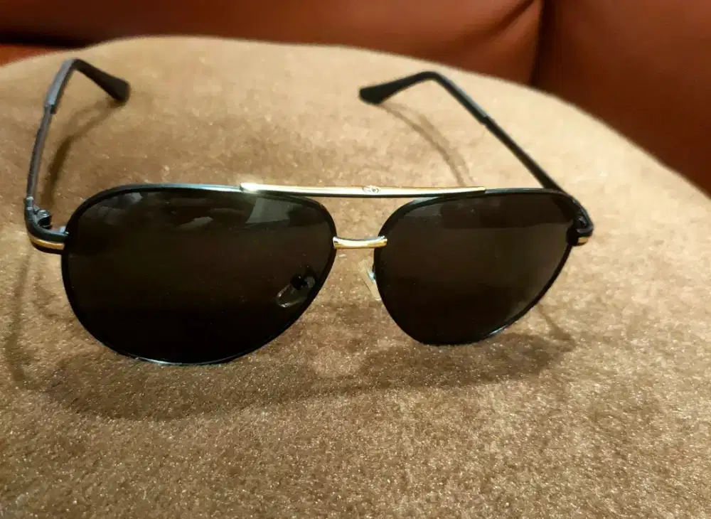Kacamata sunglassess mercedez benz