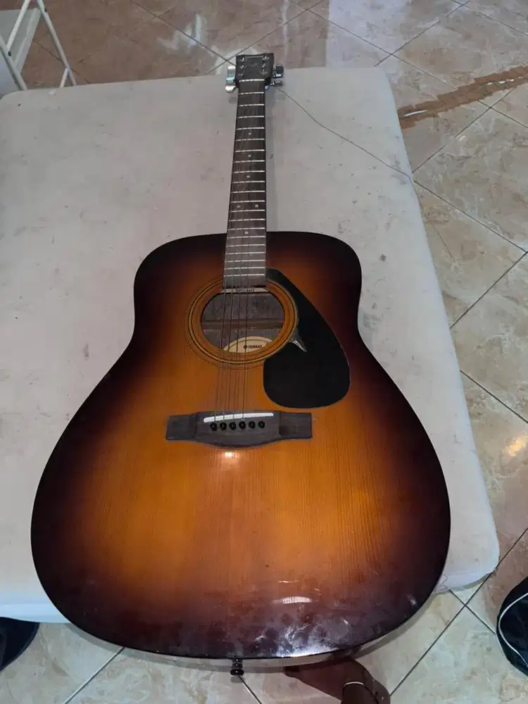 Gitar acustic  & Biola