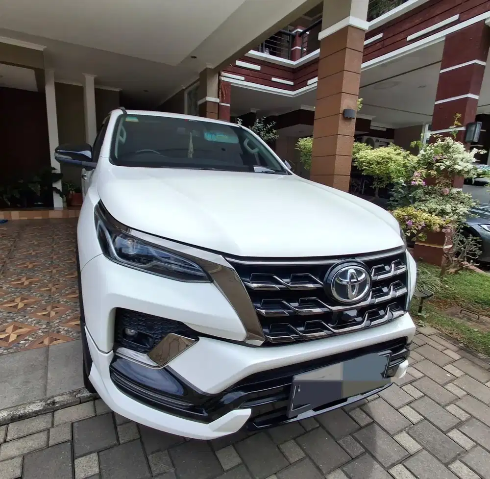 2022 Toyota Fortuner VRZ GR Sport A/T 2.4 Diesel