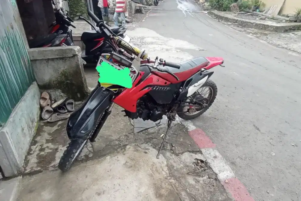 Motor Kawasaki Trail Modifan