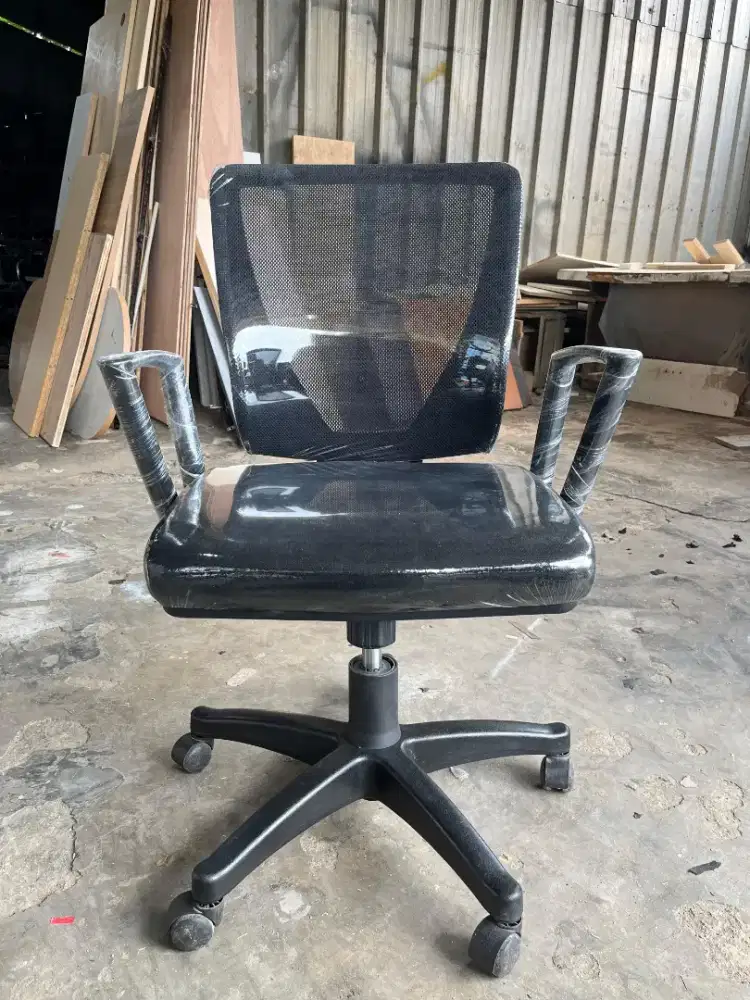 Kursi jaring staff kantor