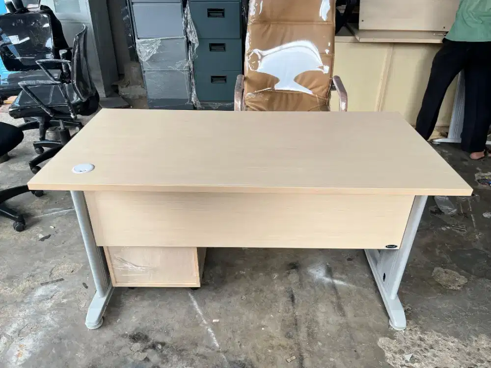 Paket meja kantor dan laci