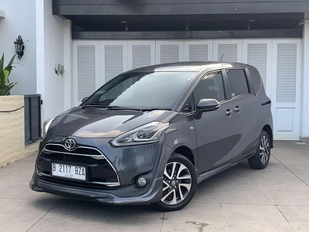 Sienta q metik 2017 low km service record garansi mesin 1 th