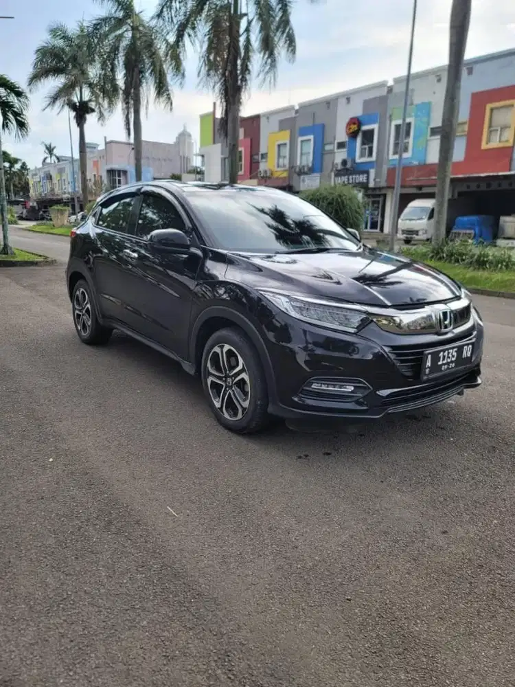 HONDA HR-V SE CVT HITAM 2021