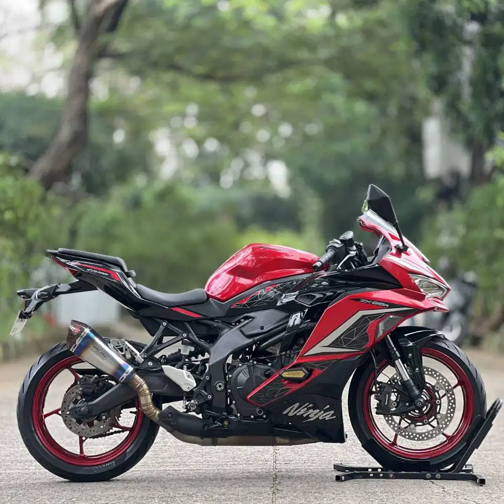 KAWASAKI ZX25R ABS TFT MERAH 2023 KM RENDAH PAJAK ON FULL MULUS