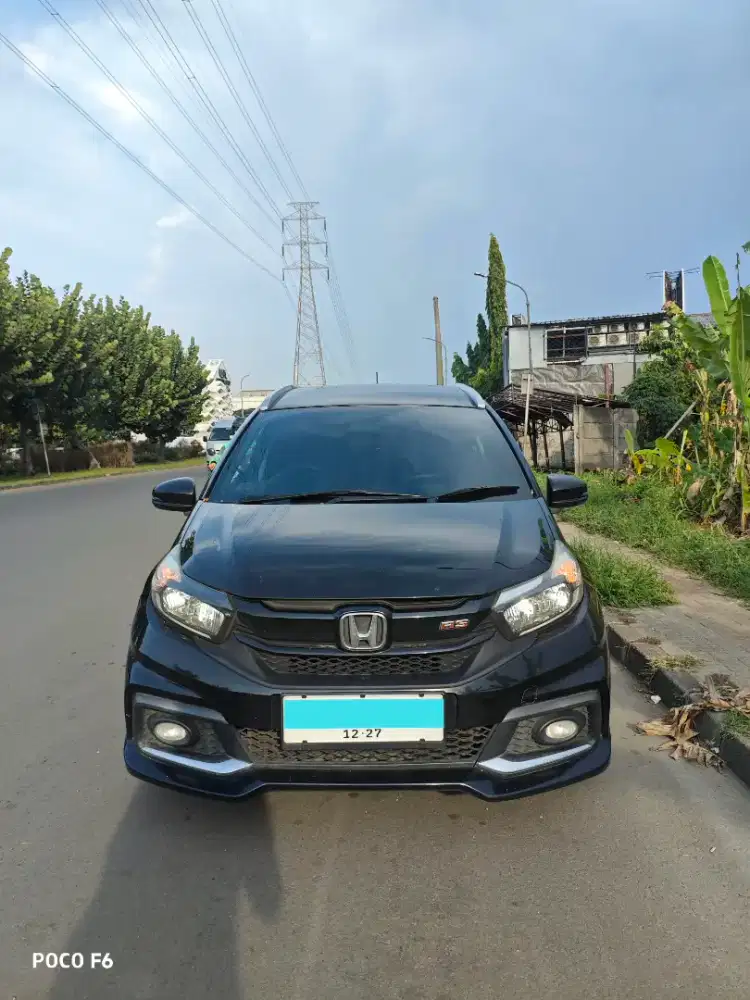 5JT MOBILIO RS CVT 2017 BLACK EDITION RARE ITEM !