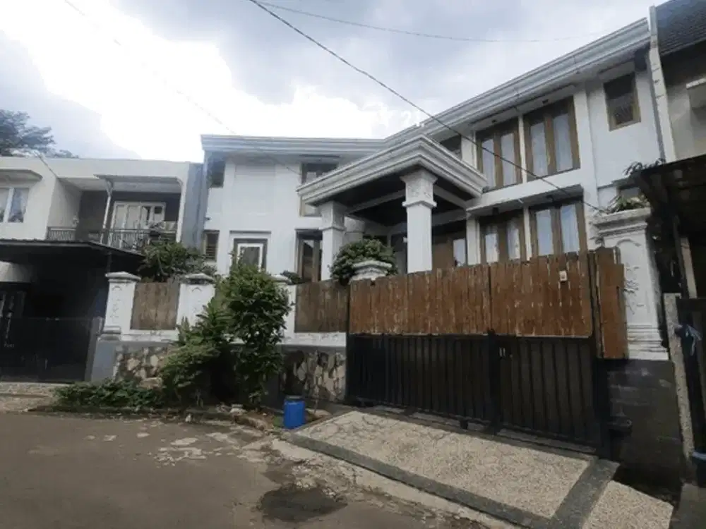 Dijual Cepat Rumah Siap Huni Sektor 9 Bintaro Jaya Ada Swimming Pool Sirkulasi Bagus.