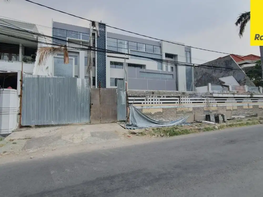 Disewakan Ruko 4 lantai di Jalan Raya Satelit Surabaya