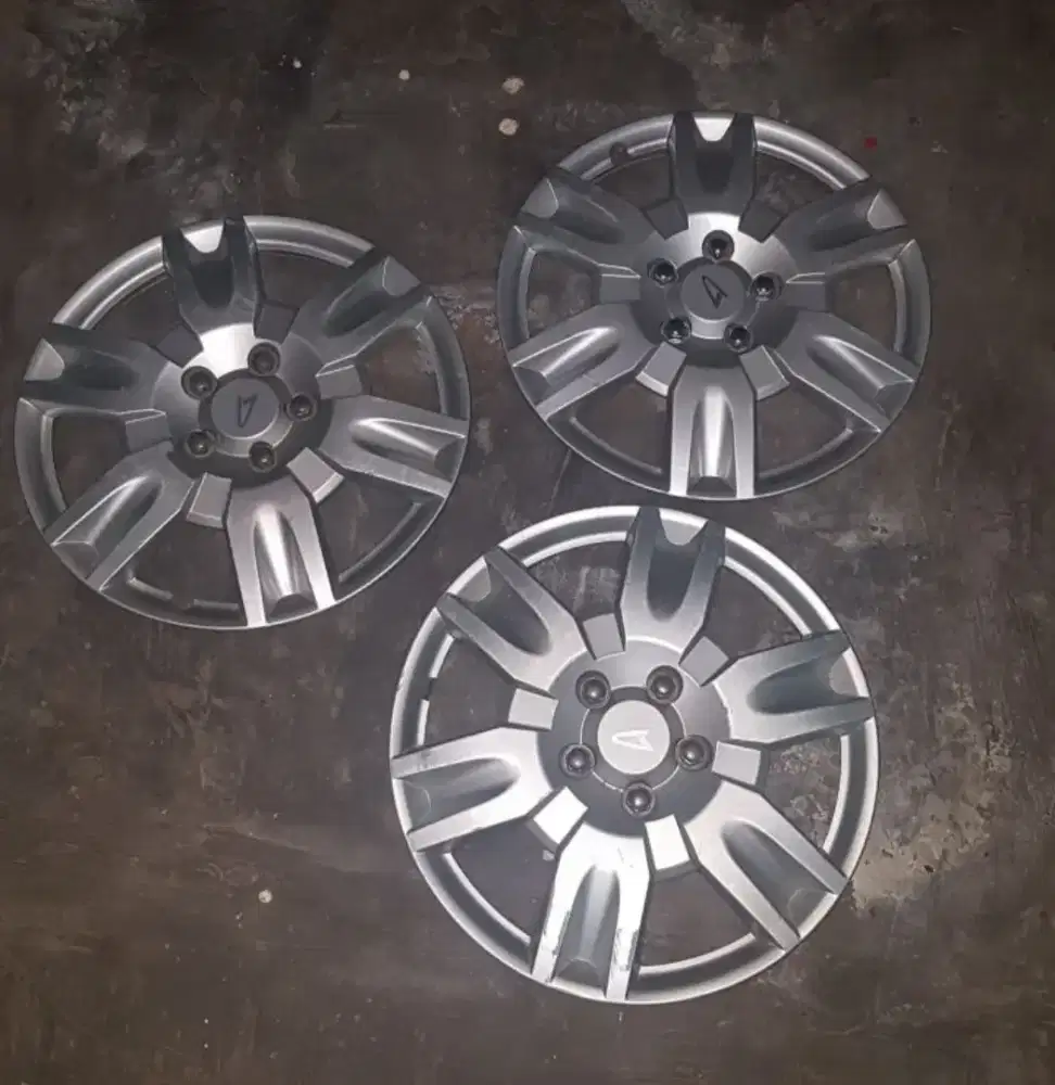 DOP TOYOTA RUSH ADA 3 PCS KONDISI UTUH BESERTA KAWAT2 NYA SEMUA MURAH