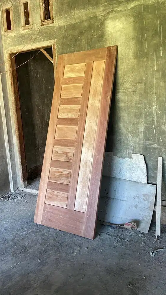 mencari tukang perabot yang ahli