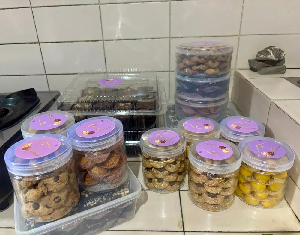 Aneka kue kering bisa request