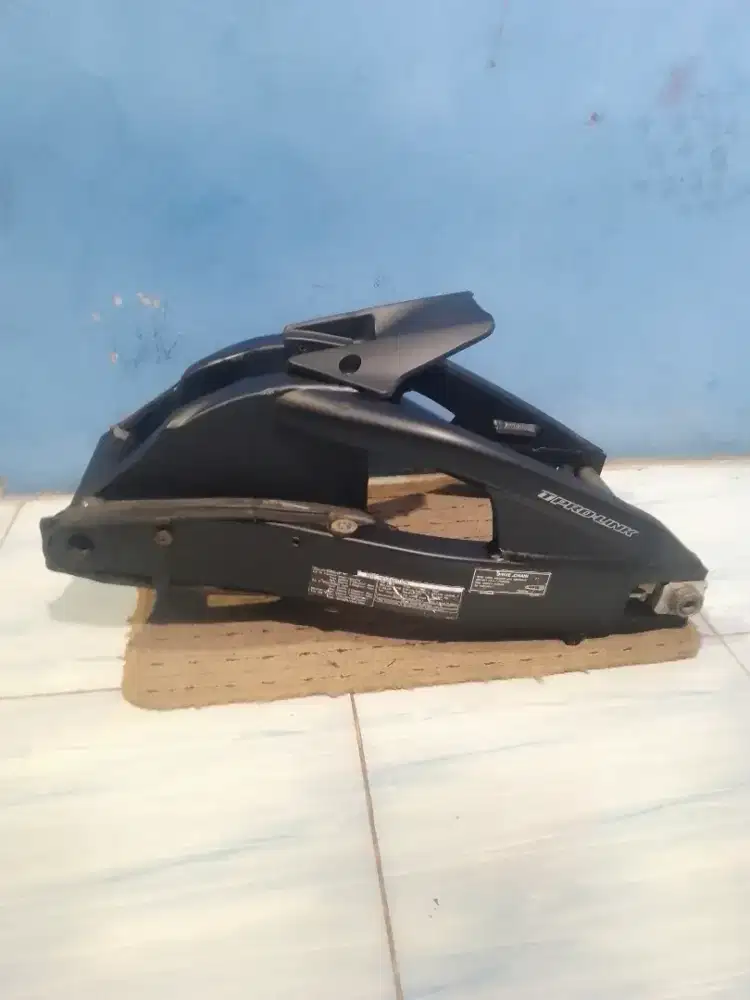 Limbah moge swingarm CBR 1000 PNP R25 , ninja 250 fi / old