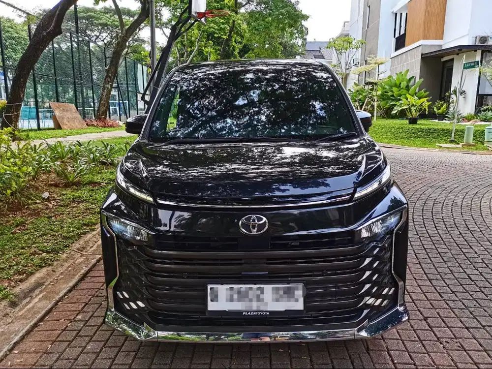 Toyota Voxy 2.0 Automatic Tahun 2022 Pemakai Langsung