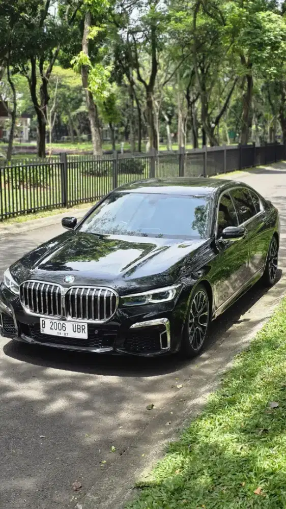 BMW 730Li Warna Hitam G12 2017