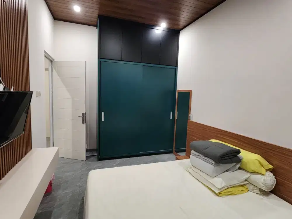 Rumah Baru. Bagus, Minimalis. Strategis dekat pintu Tol di Krukut ,Depok