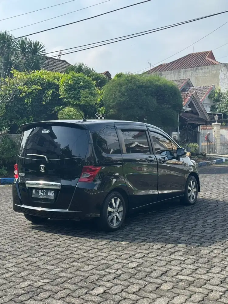 Honda Freed E PSD AT