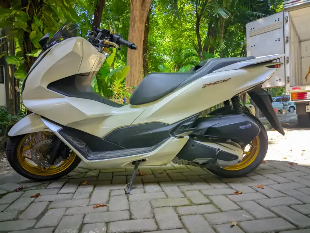 PCX putih ABS tahun 2022 tangan pertama