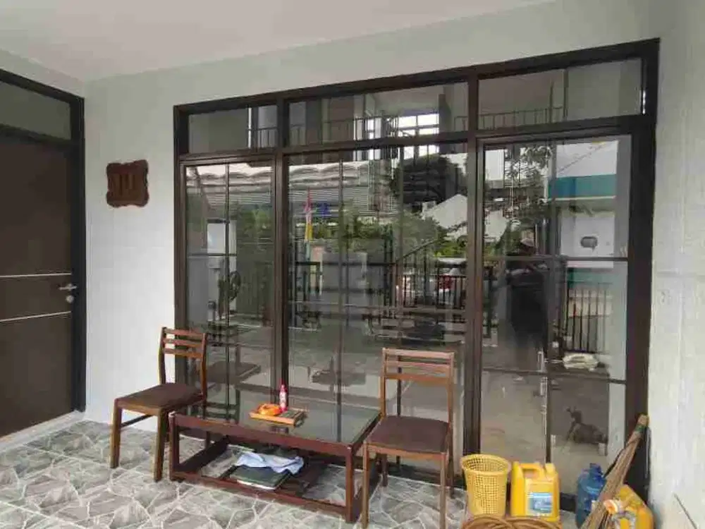 DIJUAL RUMAH BAGUS 2LANTAI SIAP HUNI BARU RENOVASI JL. BANJASARI CIPETE CILANDAK BARAT JAKSEL.