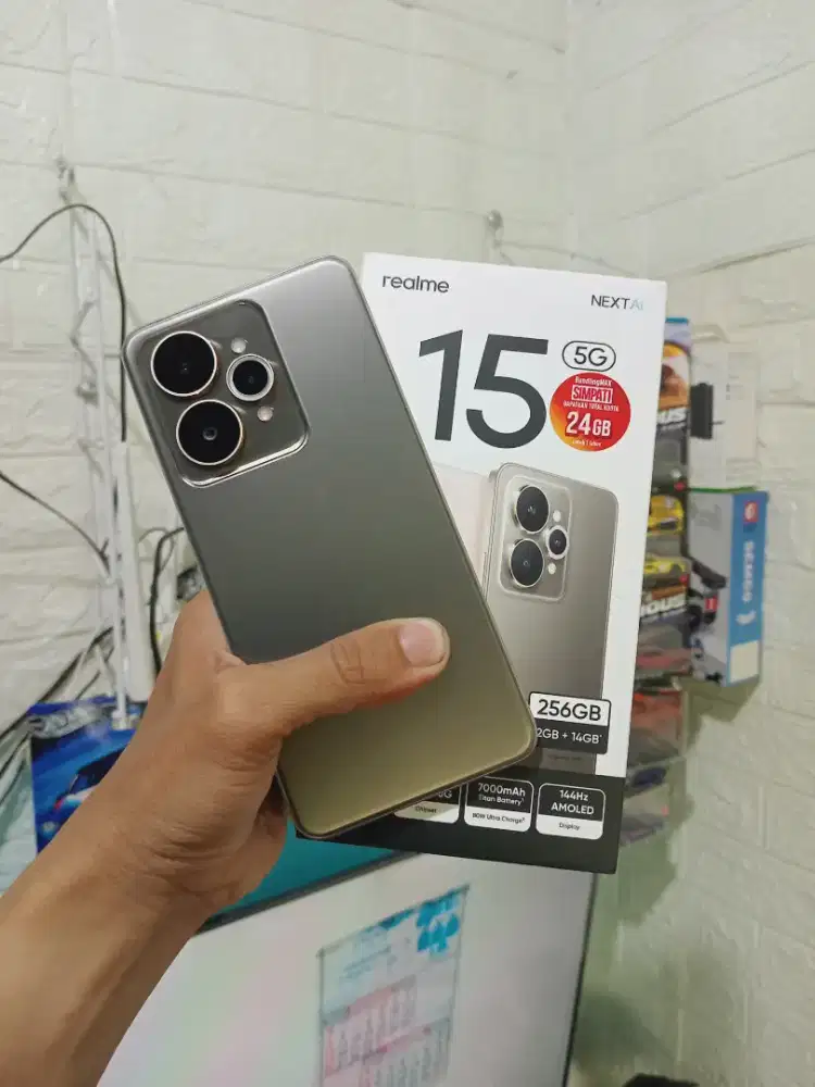 Realme 15 5G 12/256 GB SUIT TITANIUM Fullset Garansi Panjang