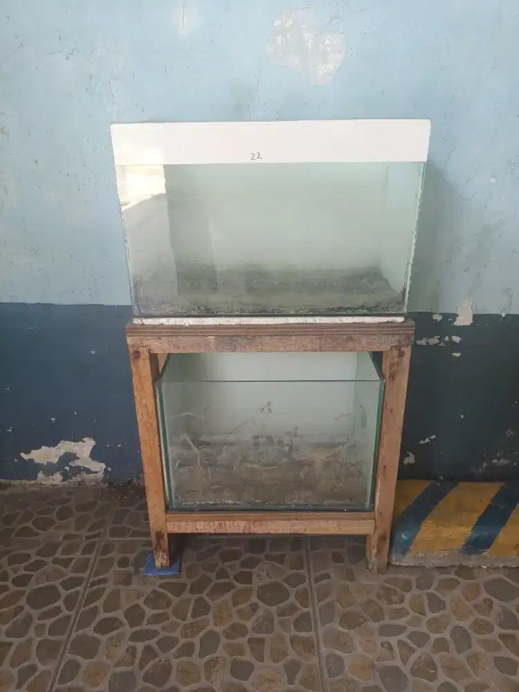 Akuarium Susun 2 Buah Beserta Mejanya