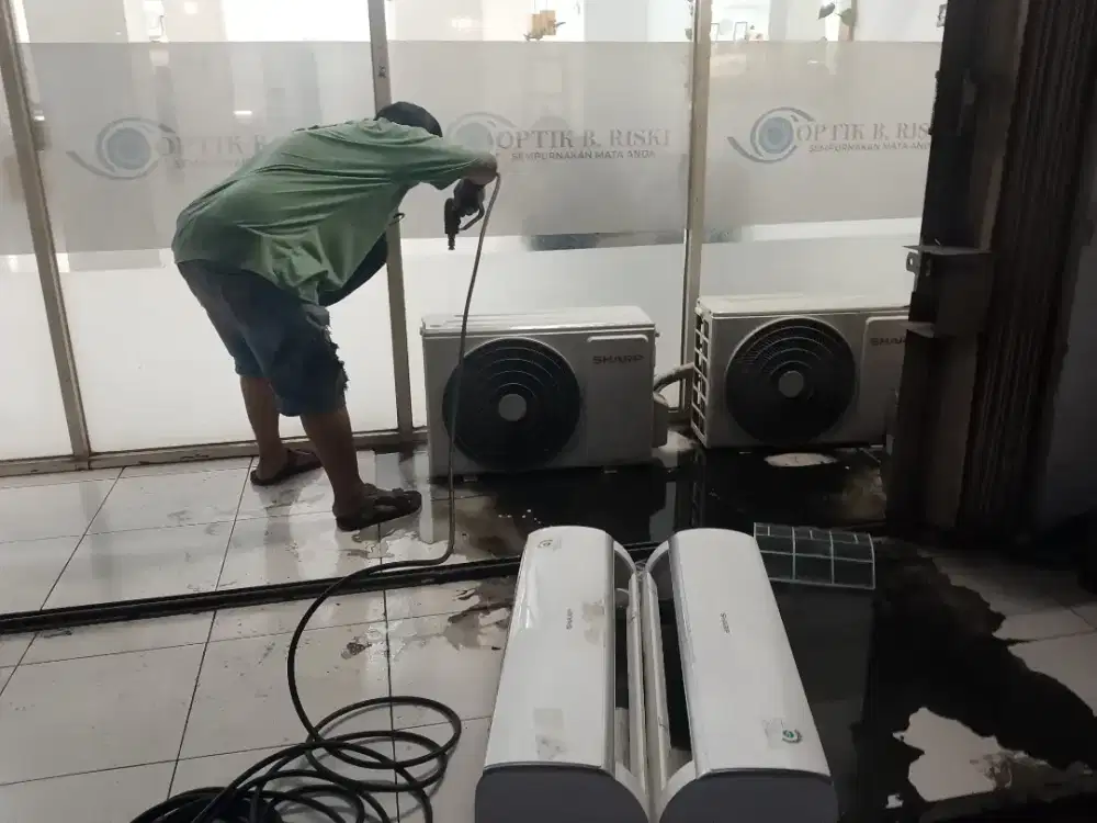 Servis AC dan mesin cuci