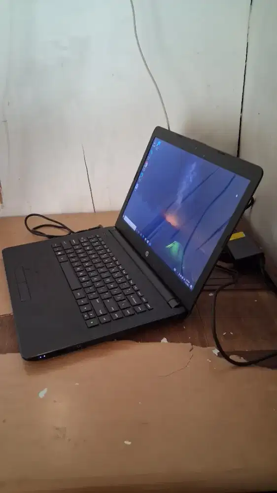 Laptop Hp14s AMD E2-9000 Siap pakai