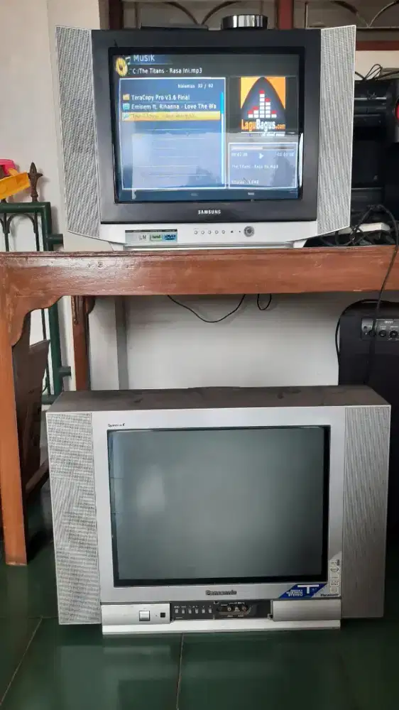 dijual 2 tv tabung samsung slim 21 inc dan panasonic 21 inc