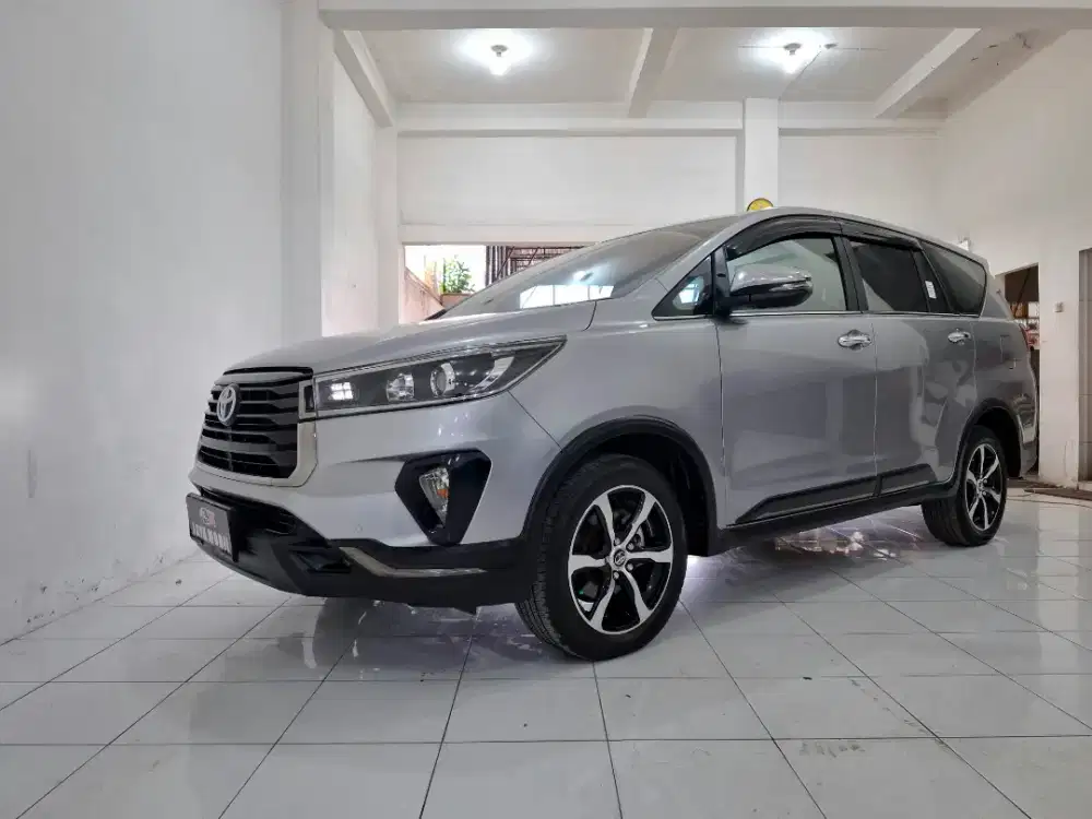 TOYOTA INNOVA VENTURER 2.4 A/T, 2022