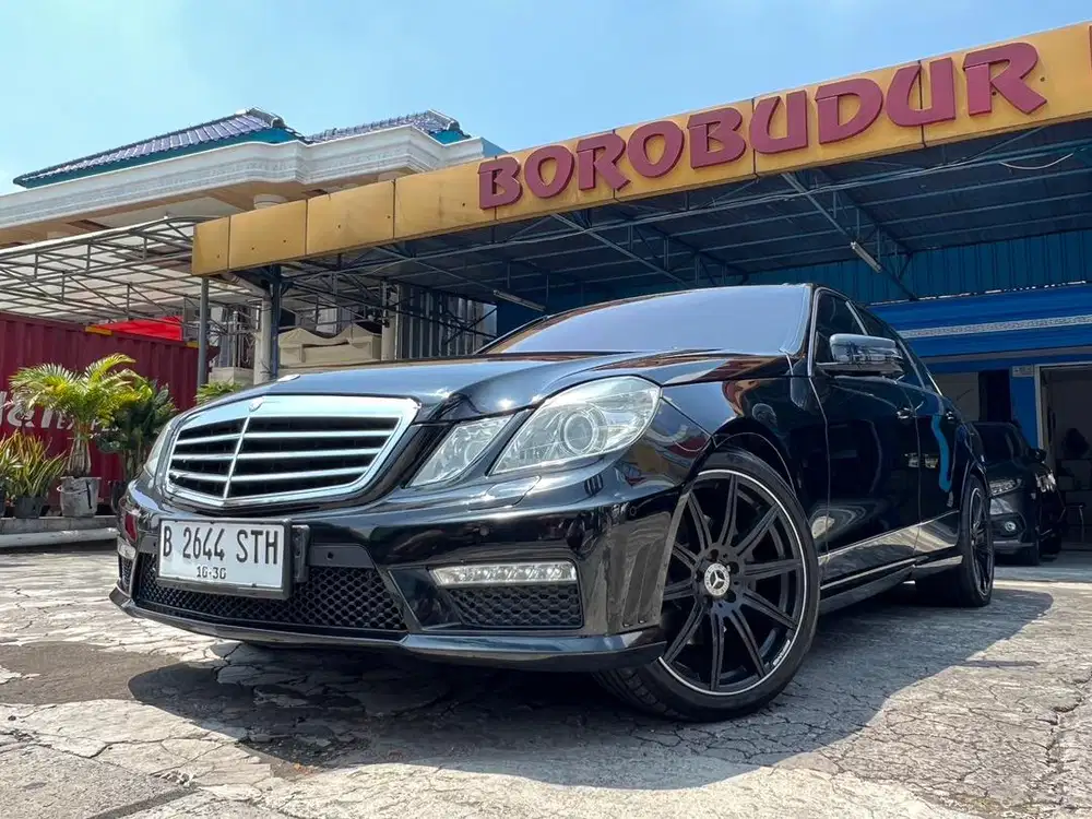 MERCEDES BENZ E300 2010 AVANTGARDE FULL SPEC PANORAMIC FULL OPTION