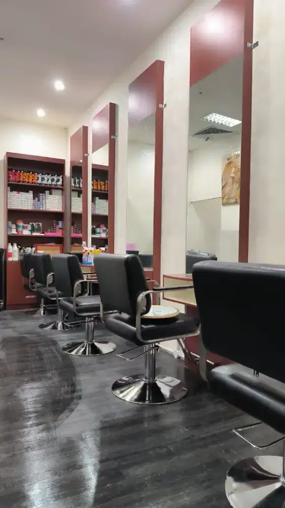 Di jual alat salon lengkap dan masih bagus