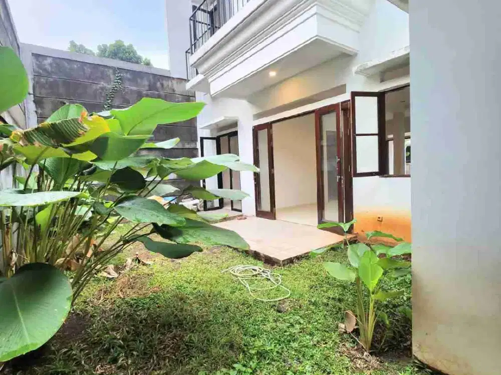 DIJUAL RUMAH RAPIH SIAP HUNI 2LANTAI KOMPLEK LEBAK LESTARI INDAH LEBAK BULUS JAKSEL.