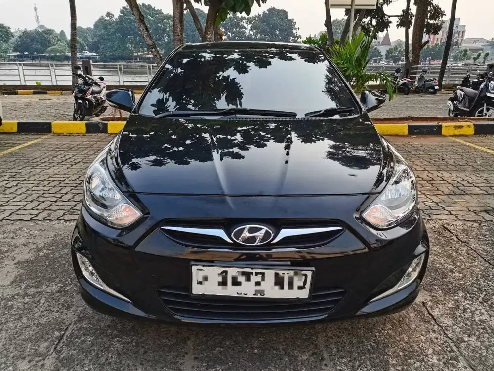 Hyundai Grand Avega Tipe SG 1.4 Automatic Tahun 2013