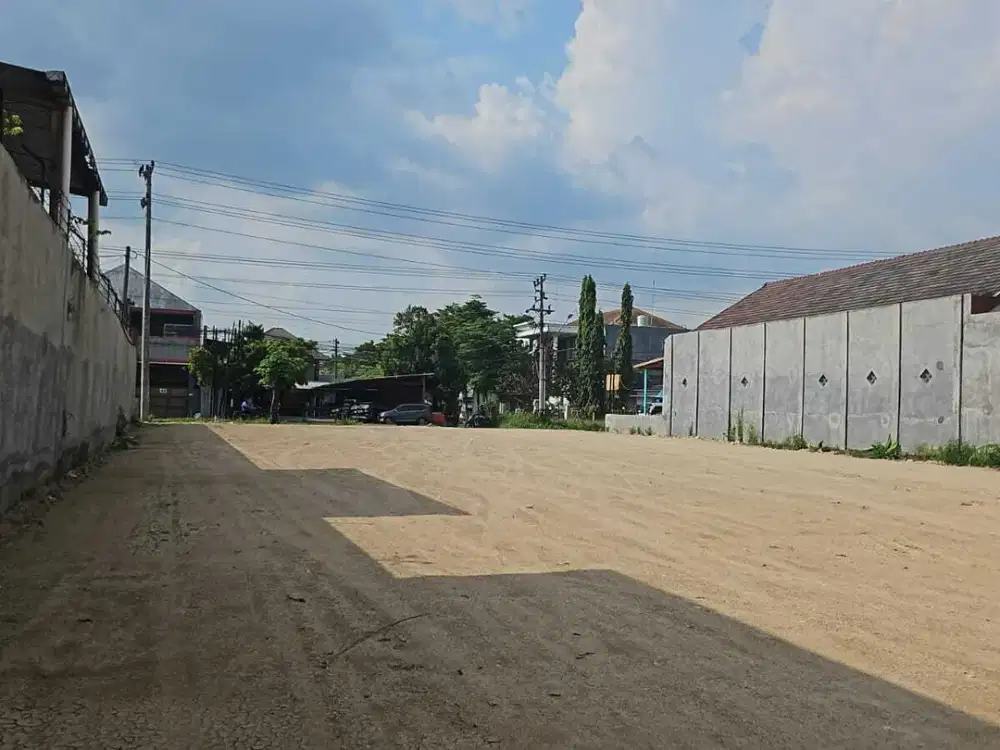 dijual rumah pesan bangun lokasi Luas Tanah 150m lokasi Djlopo
