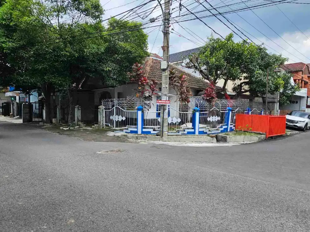 rumah hook pinggir jalan bunga semanggi merak andong pinang merah bagus buat kos elite dekat suhat dan kampus UB Brawijaya